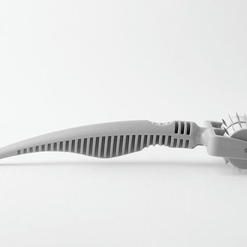 Dermaroller microneedling professionnel 18 rangées d’aiguilles avec profondeur de 2.5 mm